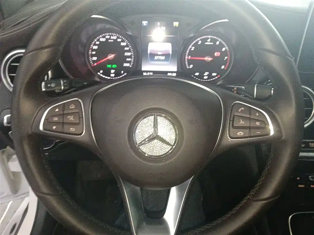 Mercedes-Benz GLC 2019 Model GLC 200 L 4MATIC фото 7