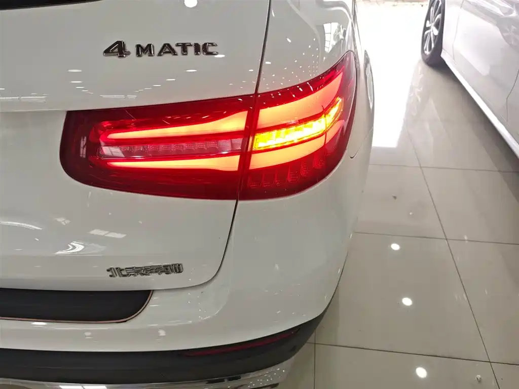 Mercedes-Benz GLC 2016 GLC 260 4MATIC Luxury фото 24