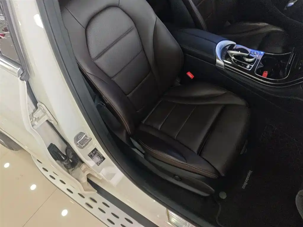 Mercedes-Benz GLC 2016 GLC 260 4MATIC Luxury фото 20