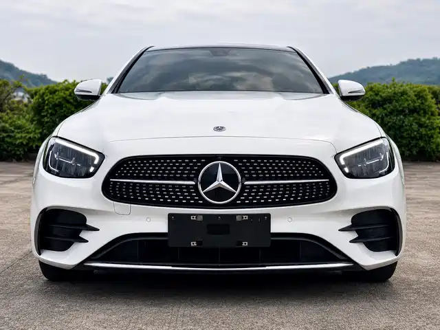 Mercedes-Benz E-Class 2021 E 300 L Fashion — фото 2