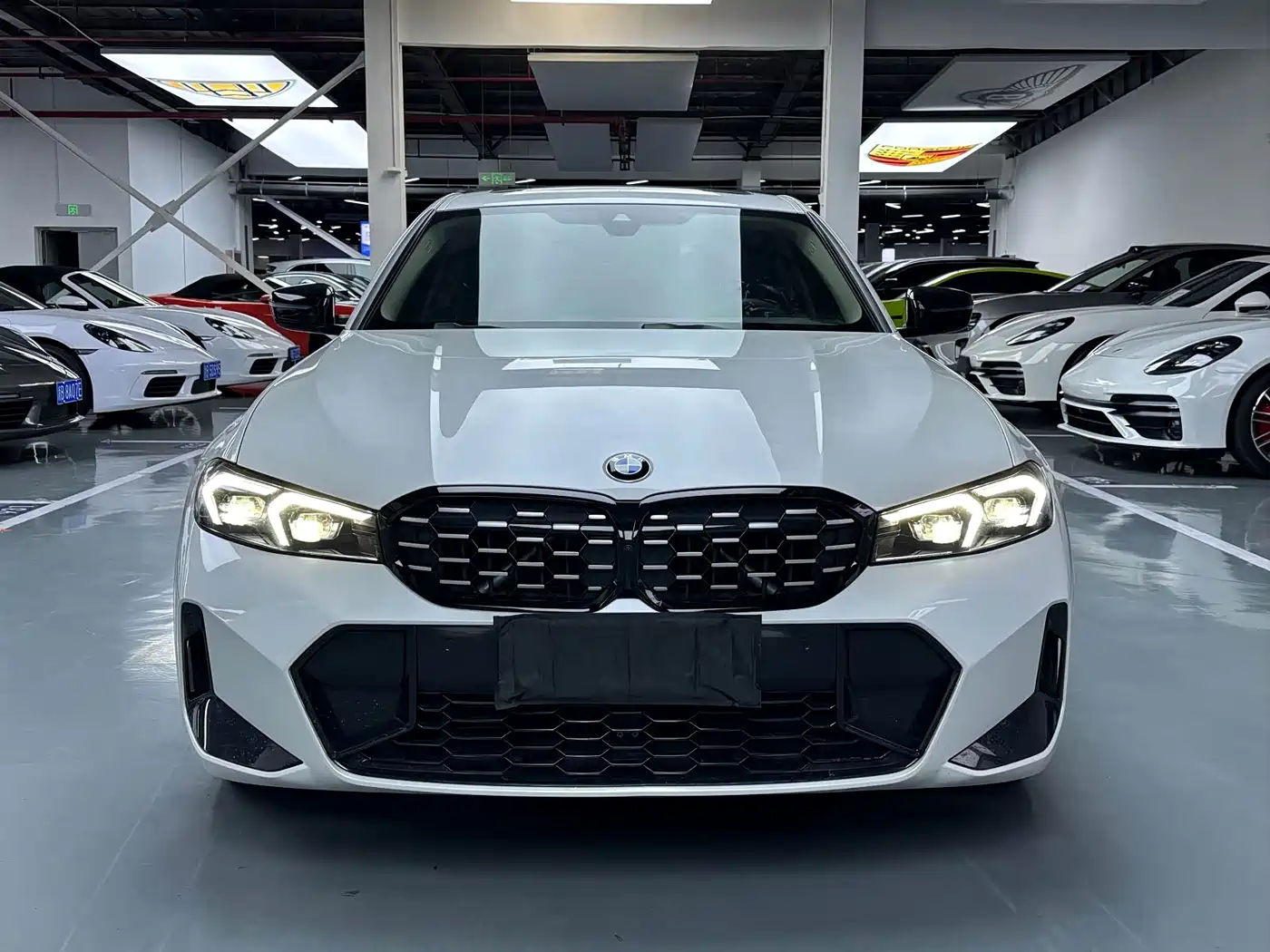 BMW 3 Series 2023 325Li M Sport Black Night Package фото 2