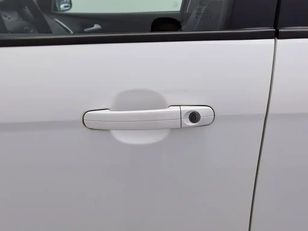 Photo 18 - Ford Focus