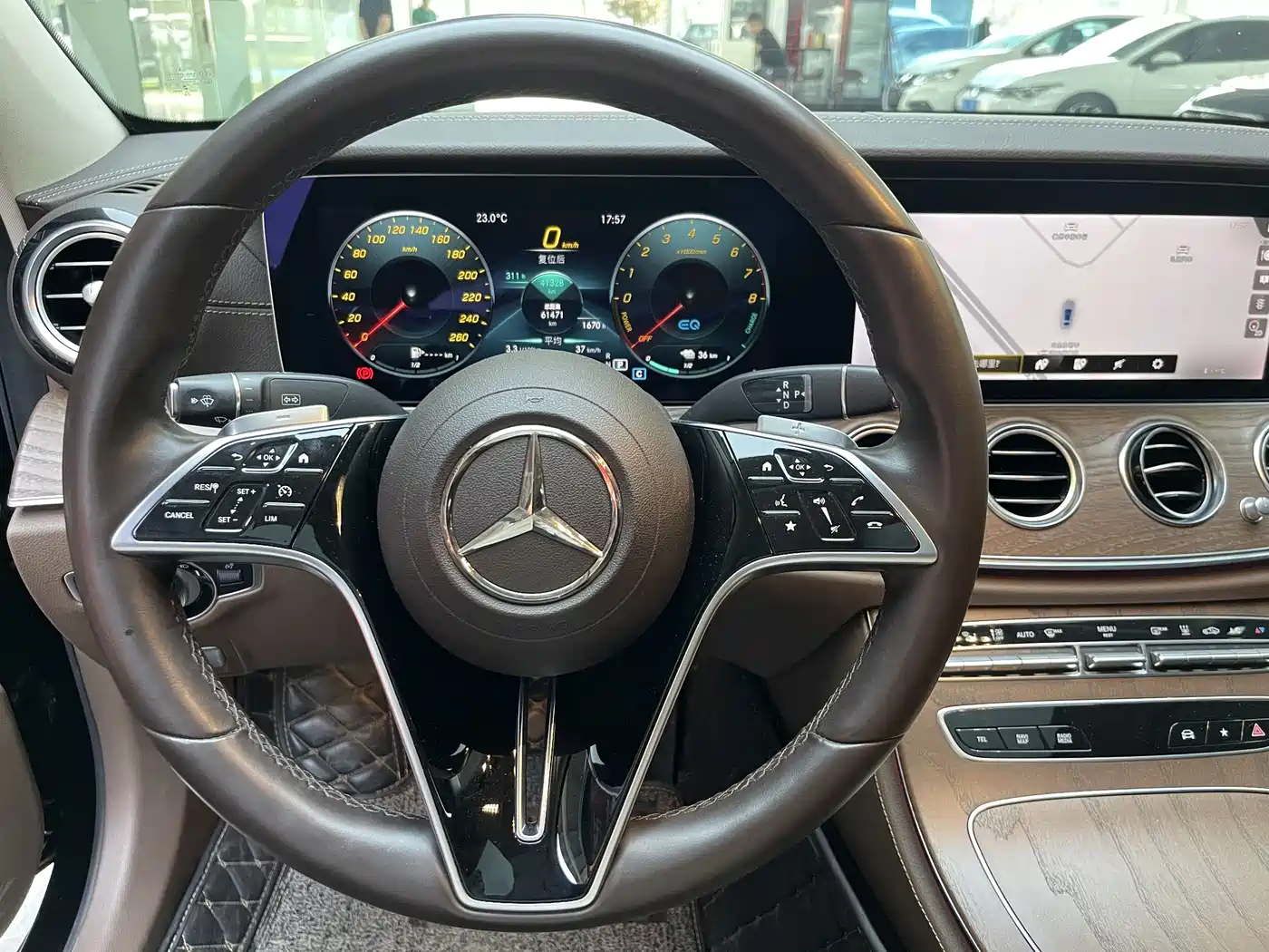 Mercedes-Benz E-Class New Energy 2022 E 350 e L Plug-in Hybrid Sedan фото 21