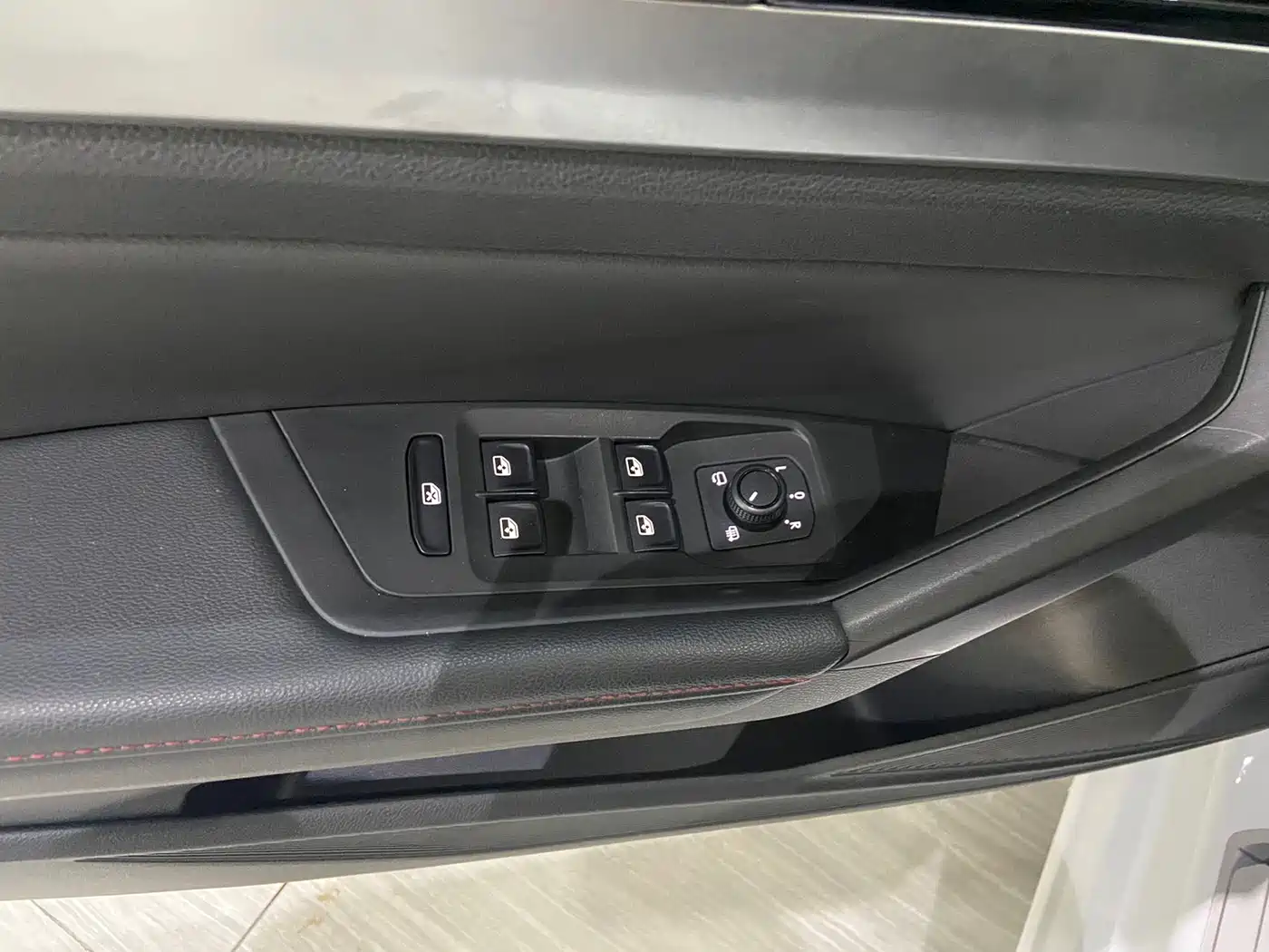 Volkswagen Lavida 2023 280TSI DSG Starlight Comfort Edition фото 16