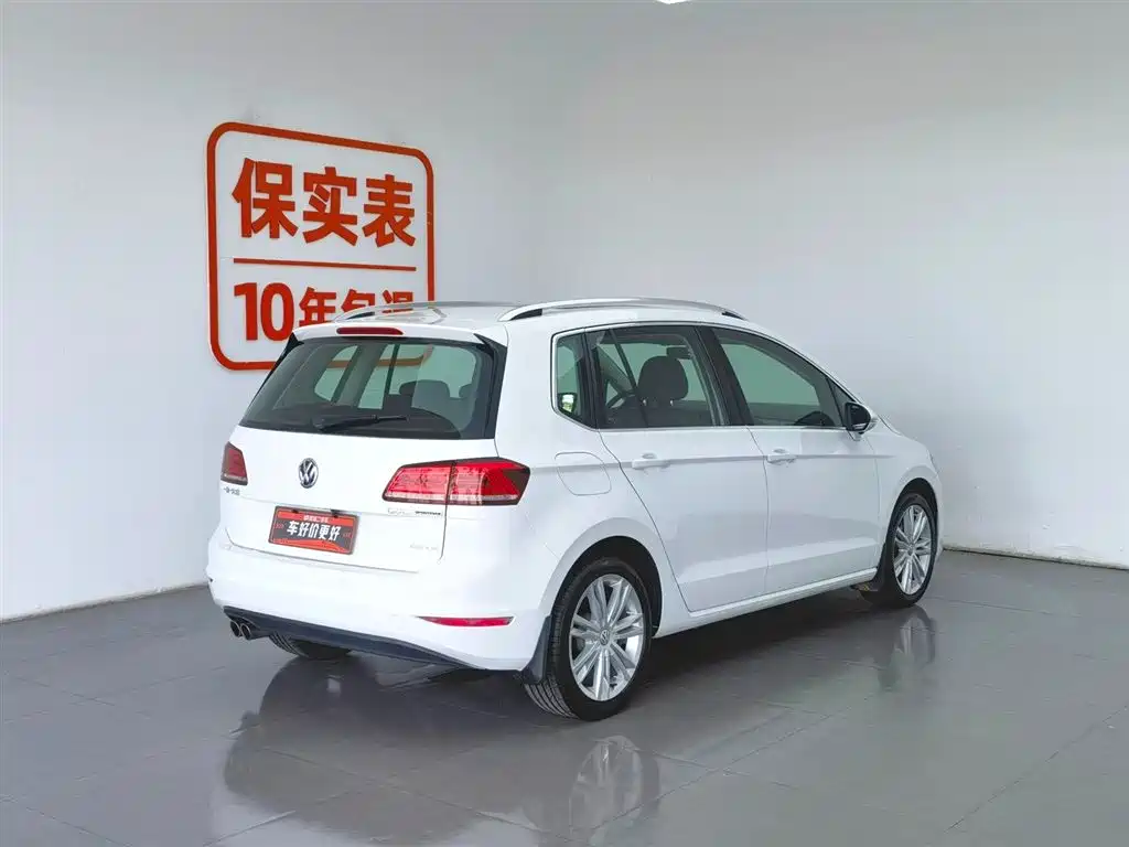 Volkswagen Golf Sportsvan 2016 230TSI Automatic Luxury фото 3
