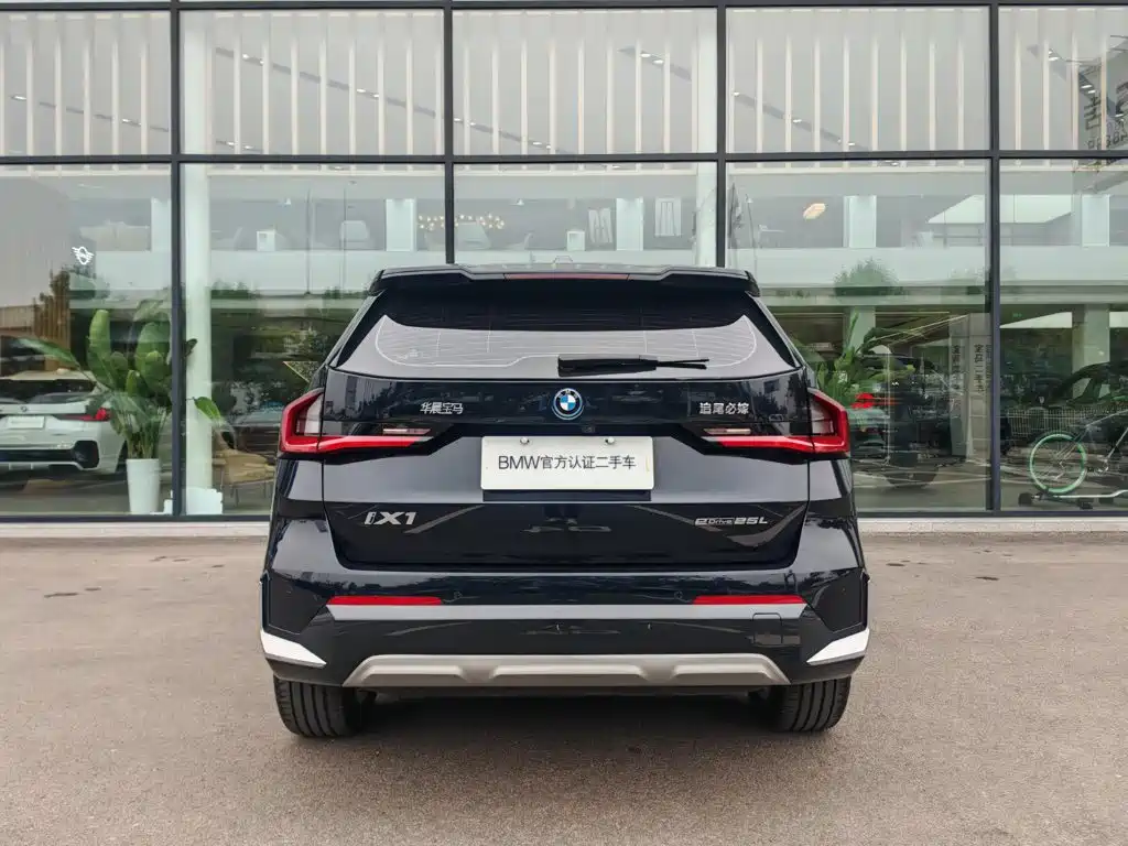 BMW iX1 2024 2023 eDrive25L X Design Package