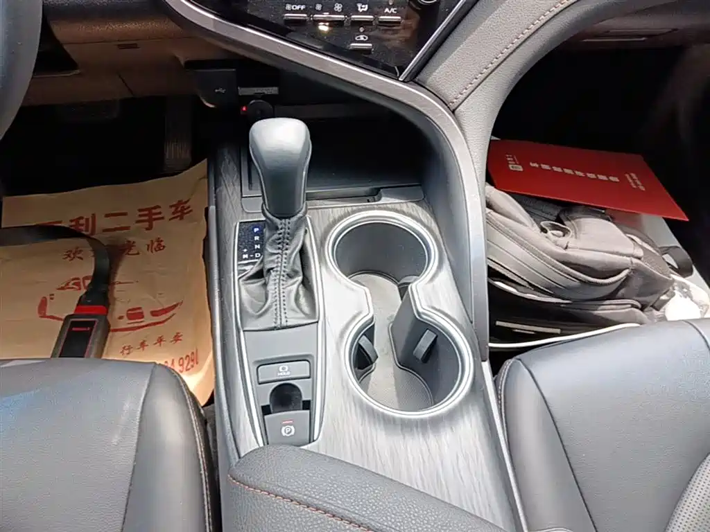 Toyota Camry 2021 2.0G Luxury Edition фото 14