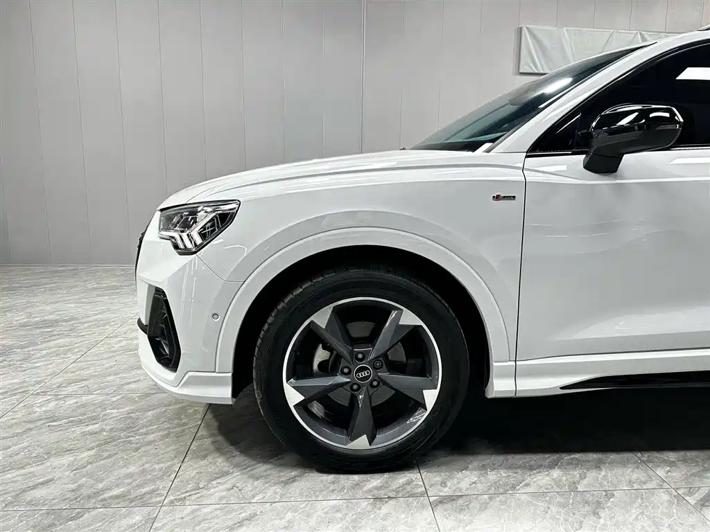 Audi Q3 2022 35 TFSI Fashion Dynamic фото 8