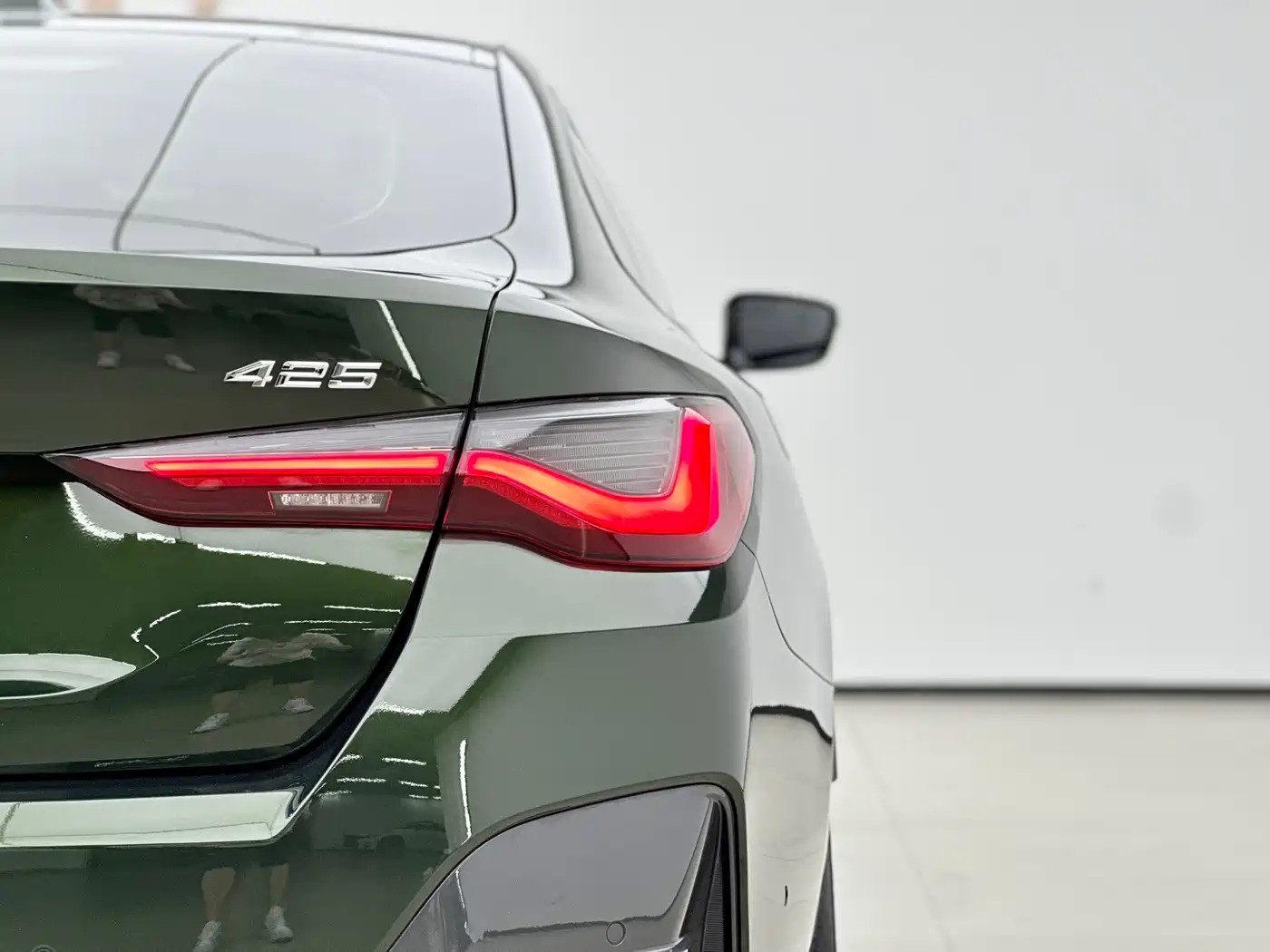 BMW 4 Series 2023 425i Gran Coupe M Sport Shadowline Package фото 16