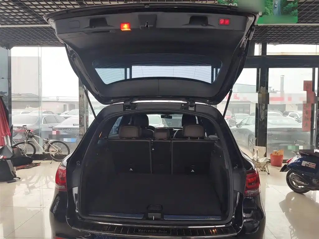 MERCEDES-BENZ GLC