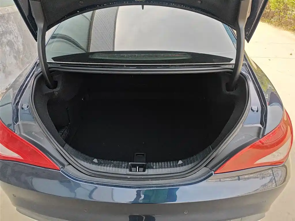 Mercedes-Benz CLA (Import) 2018 CLA 200 Dynamic Edition фото 8