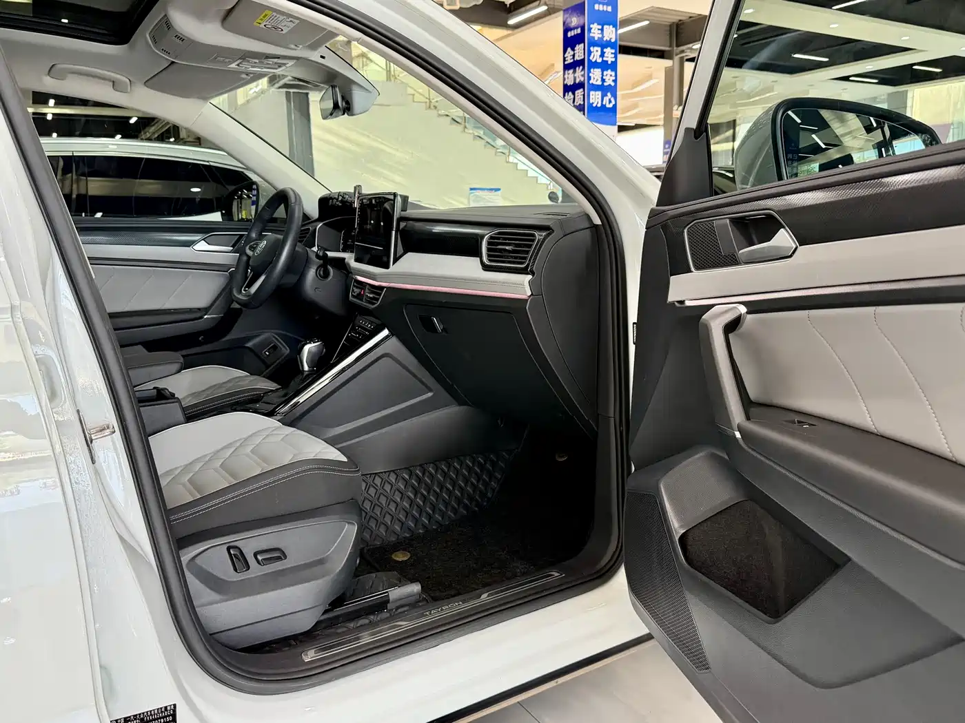 Volkswagen Tayron 2023 280TSI 2WD Luxury Plus Advanced Edition фото 8
