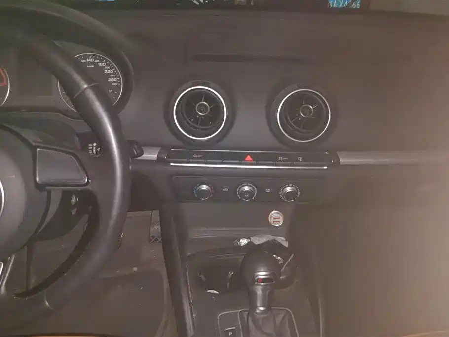 Audi A3 2016 Sportback 35 TFSI Progressive фото 13