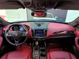 Photo 19 - Maserati Levante