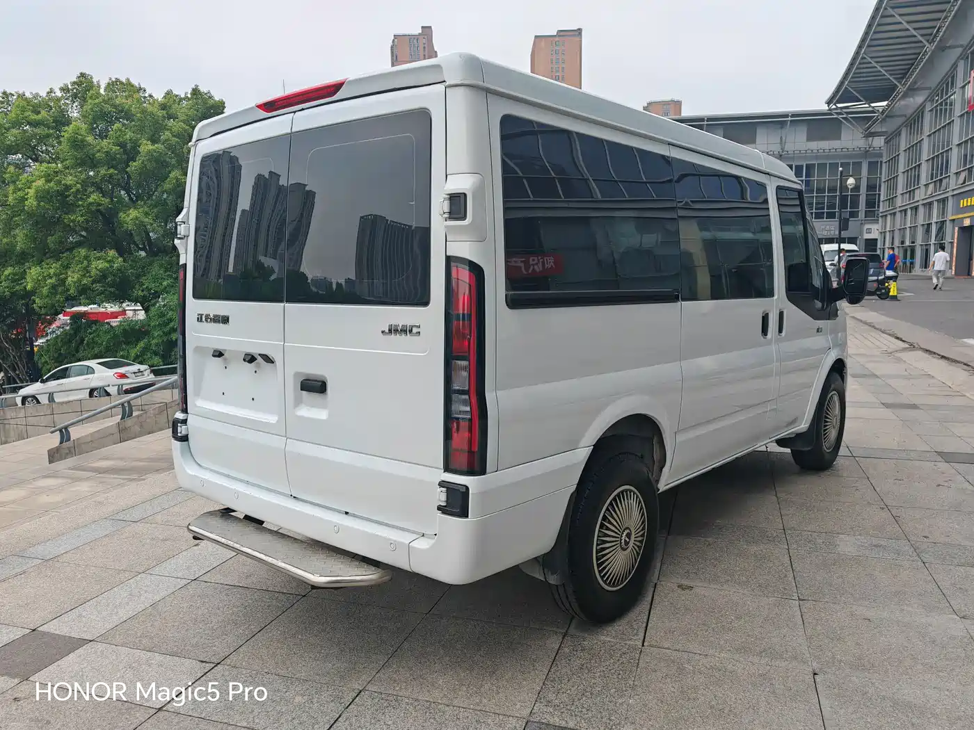 Jiangling JMC Fushun 2024 2023 2.0T Manual Short Wheelbase Low Roof Commercial Multi-purpose Vehicle 6 Seats Dual-opening Tailgate