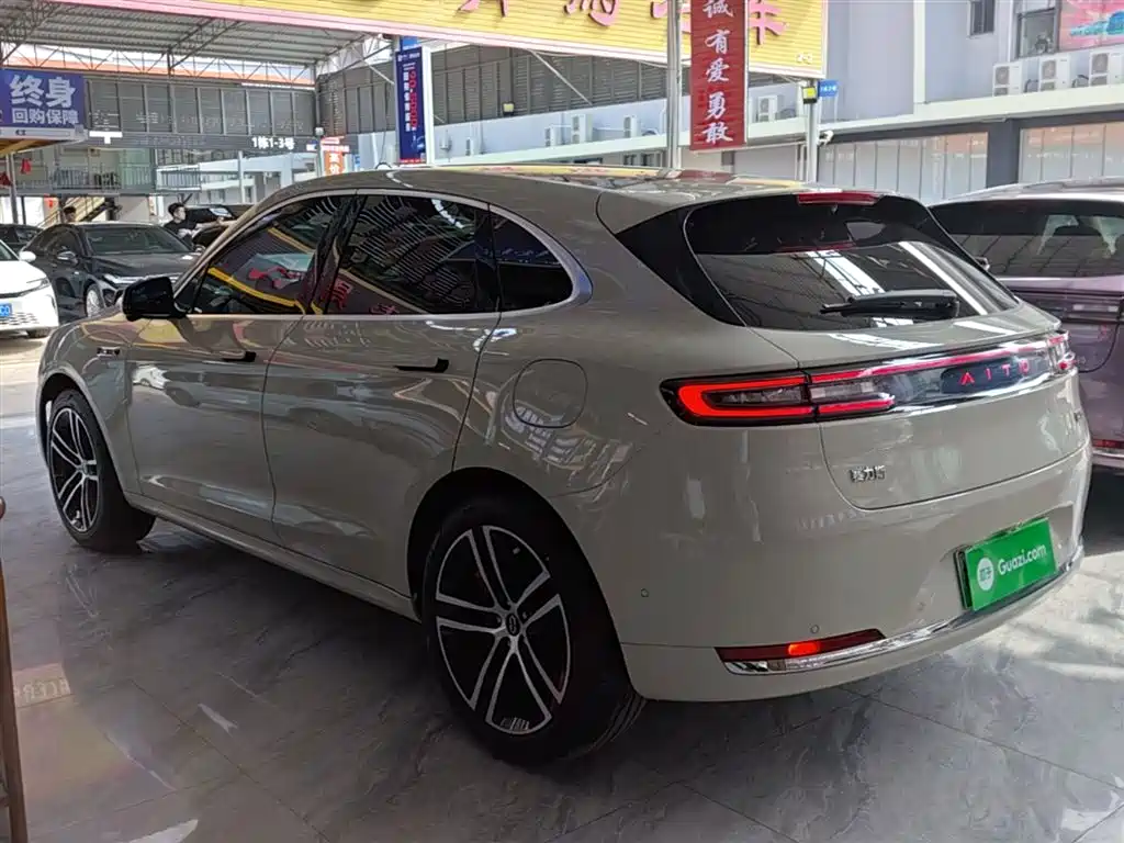 AITO Wenjie AITO M5 2025 Extended Range Ultra AWD фото 5