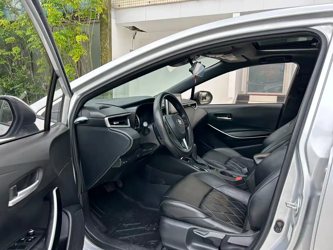 Toyota Levin 2021 Dual Engine 1.8H E-CVT Luxury Edition фото 4