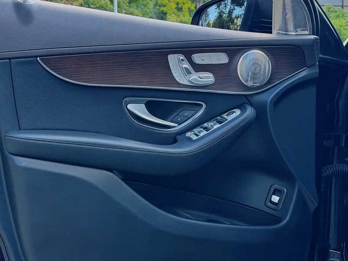 Фото 7 - Mercedes-Benz GLC