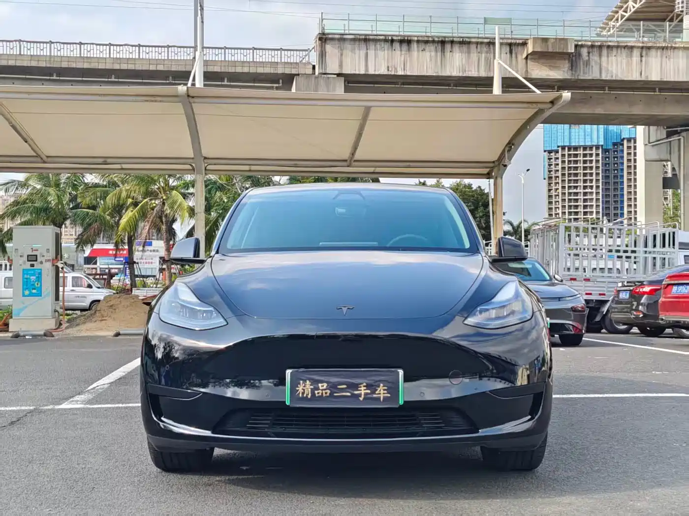 TESLA MODEL Y