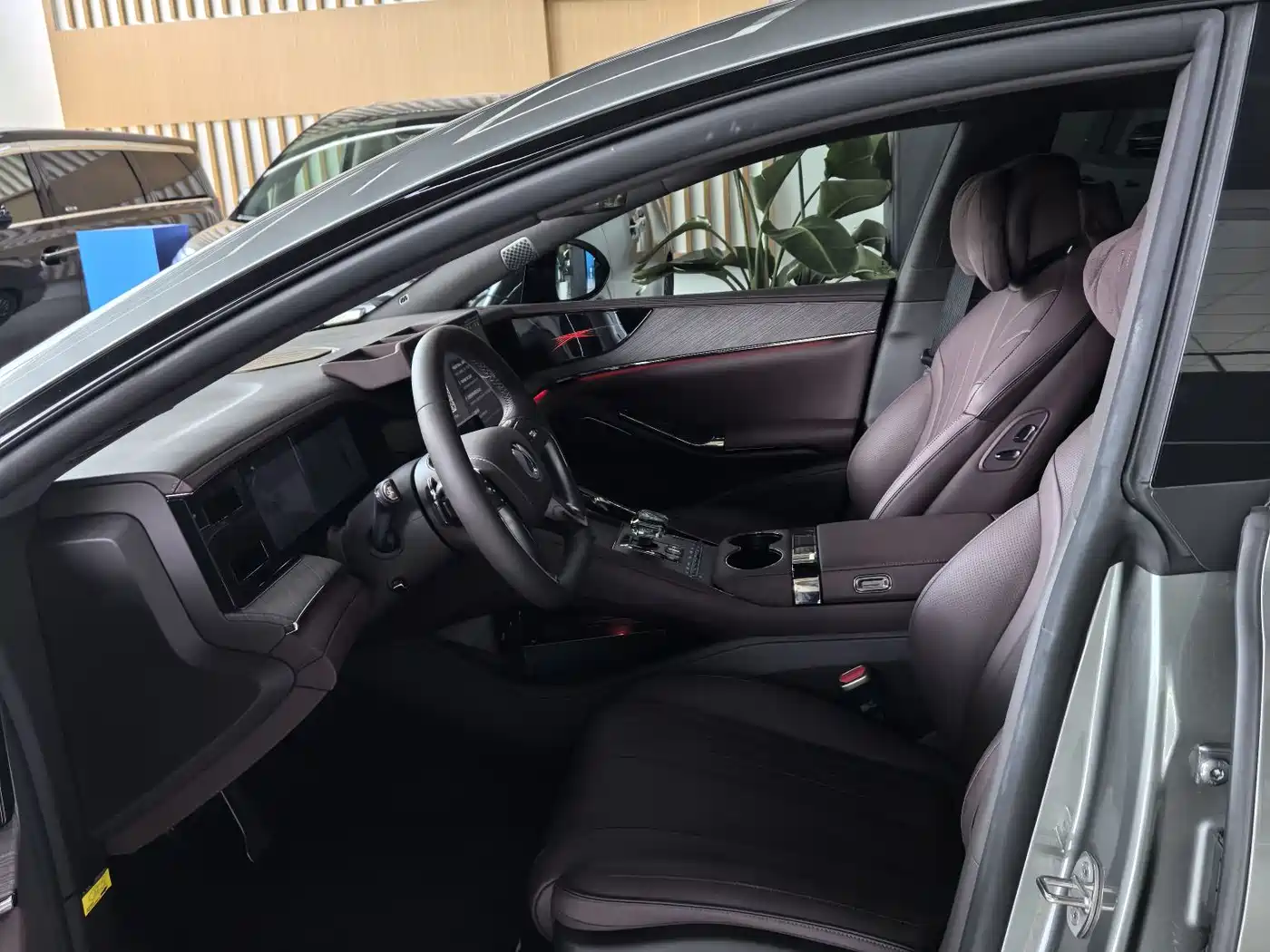 Denza Z9GT 2024 Model 1100 AWD Max Edition фото 6