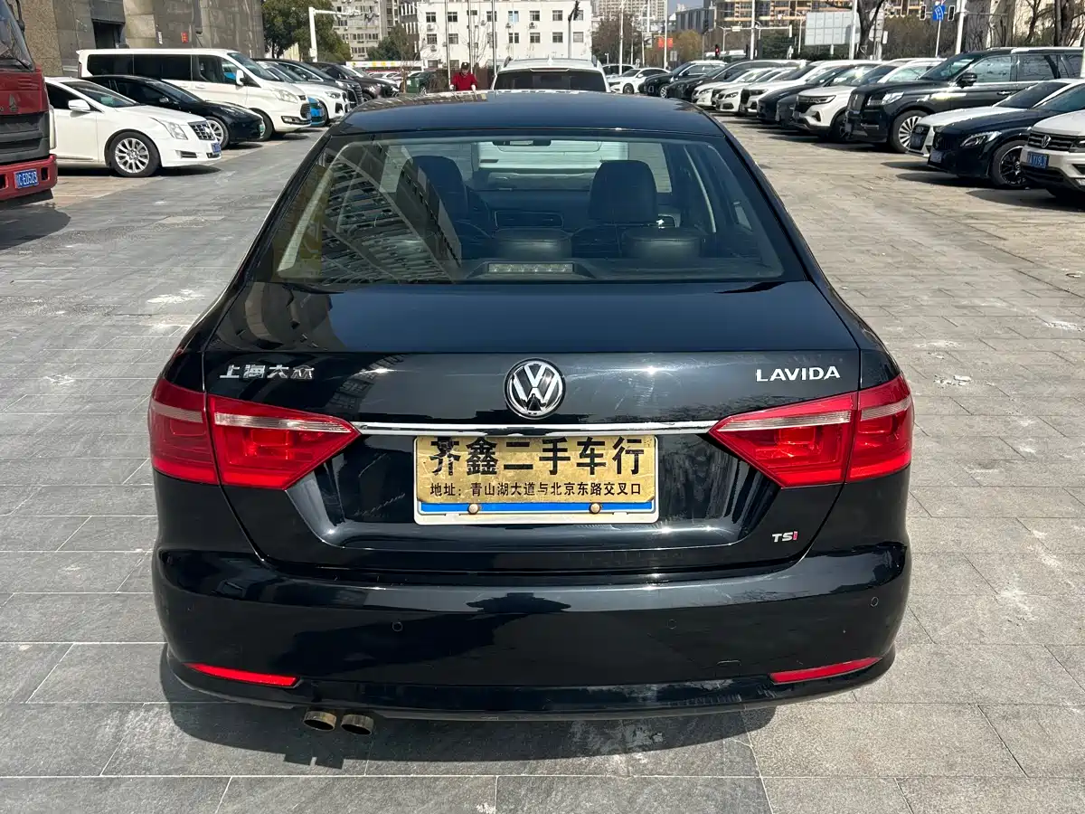 Volkswagen Lavida 2013 1.4TSI DSG Comfort Edition фото 3