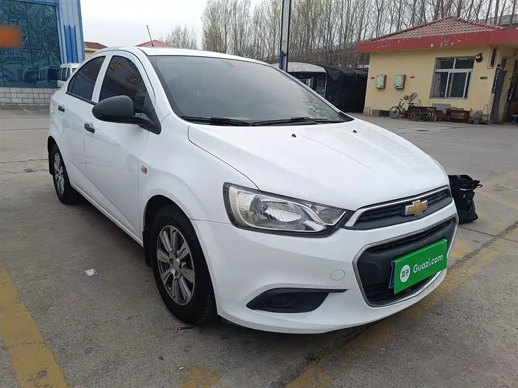 Chevrolet Aveo 2014 Sedan 1.4SL AT Fashion Sunroof Edition фото 4