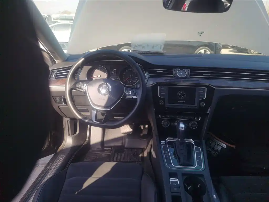 Volkswagen Magotan 2017 330TSI DSG Luxury фото 11