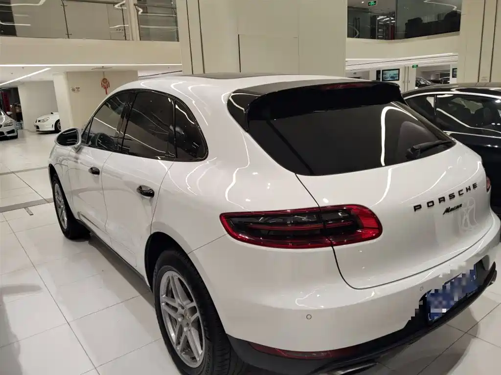 Porsche Macan 2017 Macan 2.0T фото 21