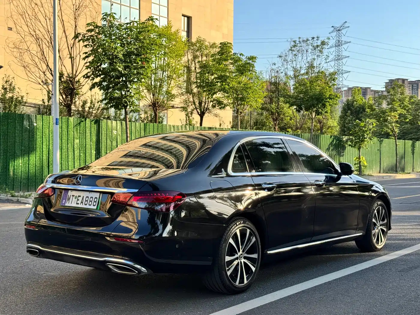 Mercedes-Benz E-Class New Energy 2022 E 350 e L Plug-in Hybrid Sedan фото 7