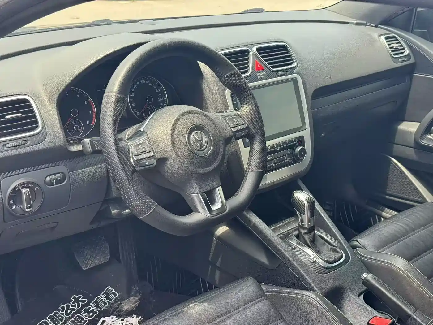 Volkswagen Scirocco 2011 2.0TSI Luxury фото 4