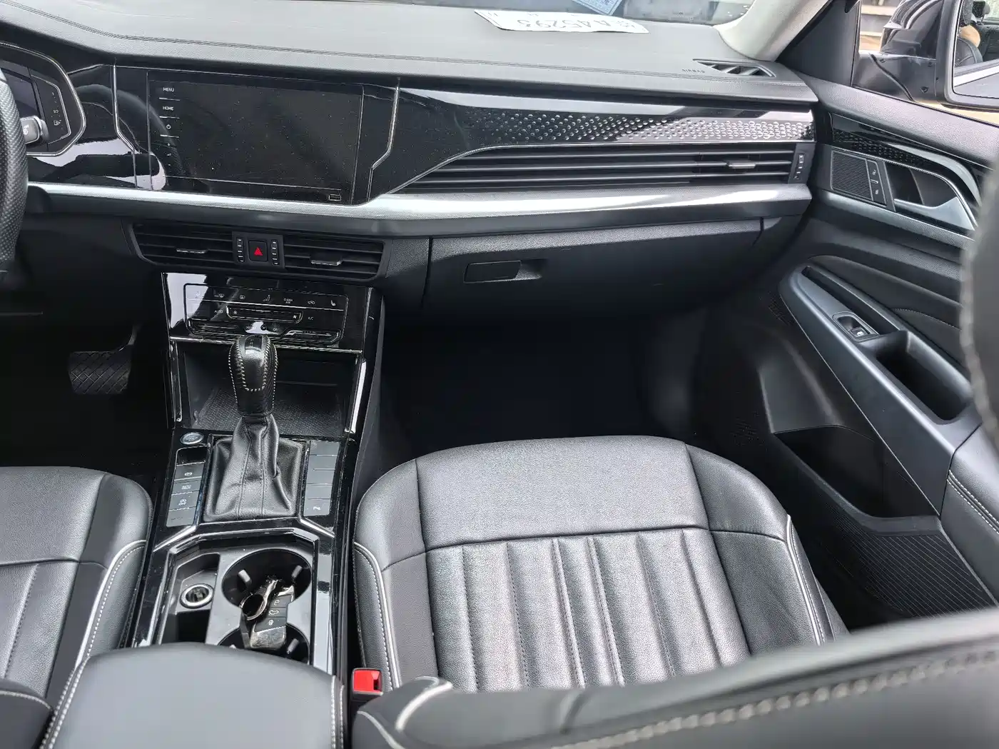 Volkswagen Passat 2022 330TSI Starlight Elite Edition фото 10