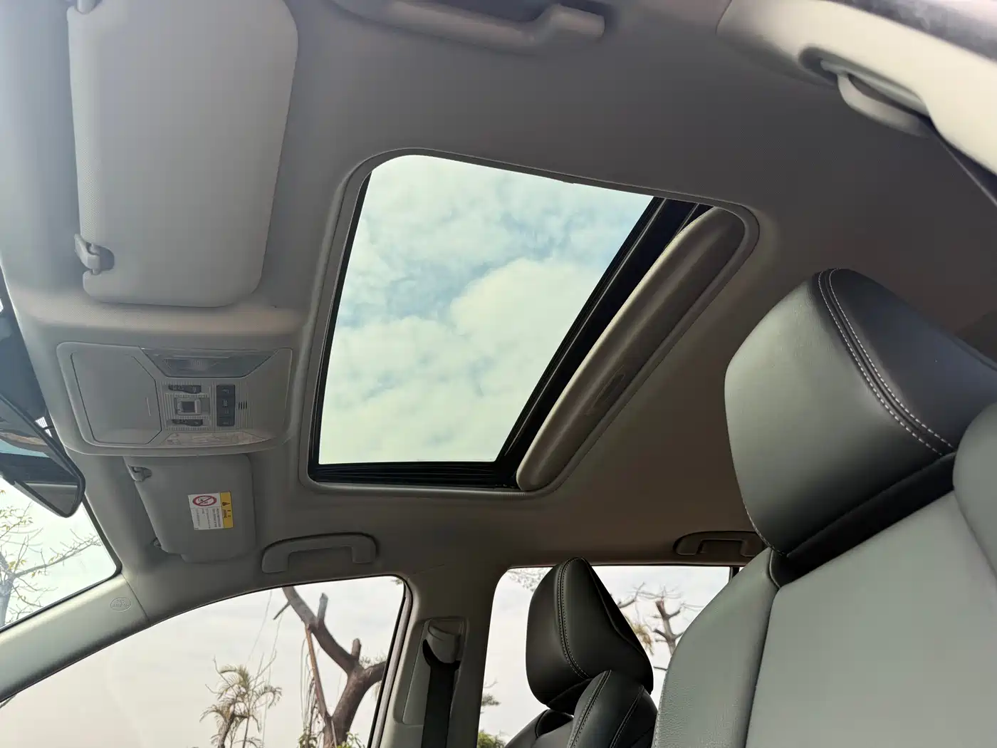 Toyota Wildlander 2022 2.0L CVT FWD Luxury PLUS Edition фото 9