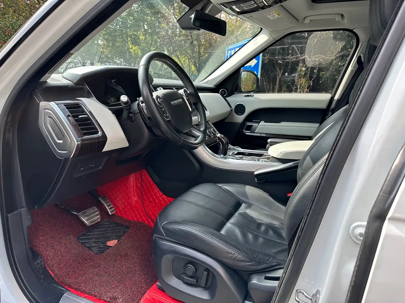 Land Rover Range Rover Sport 2015 3.0 SC V6 HSE фото 4