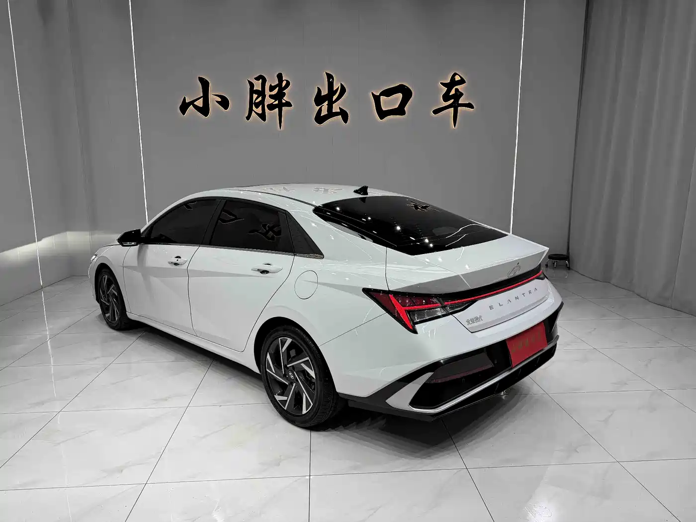 Hyundai Elantra 2023 Model 1.5L CVT LUX Premium Edition фото 5