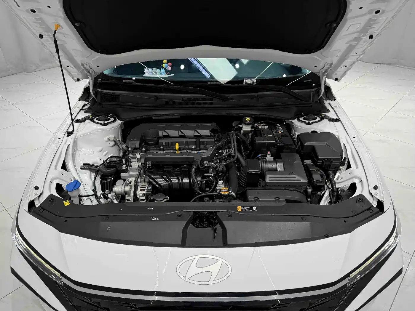 Hyundai Elantra 2023 Model 1.5L CVT LUX Premium Edition фото 21