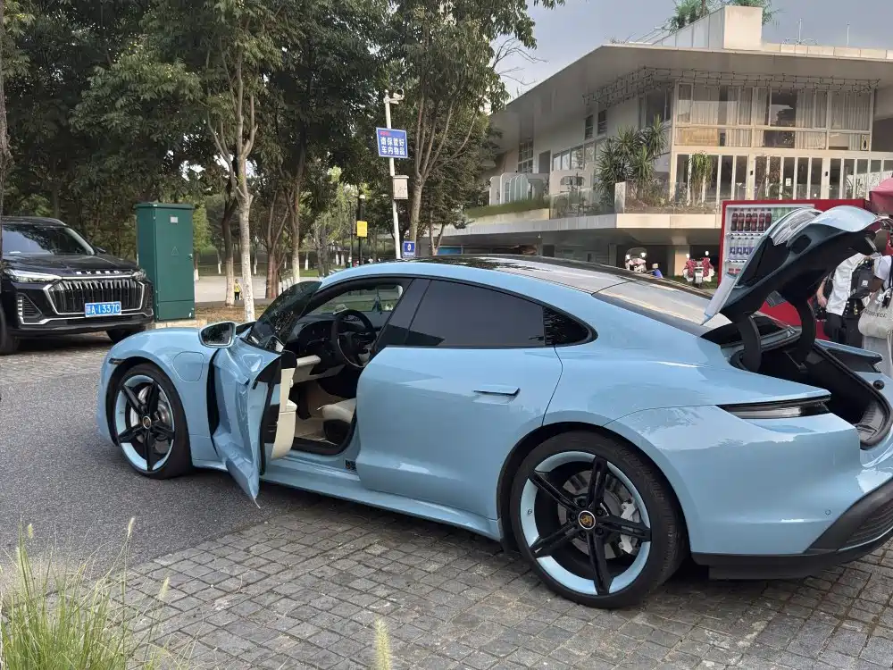 Porsche Taycan 2022 Taycan фото 8