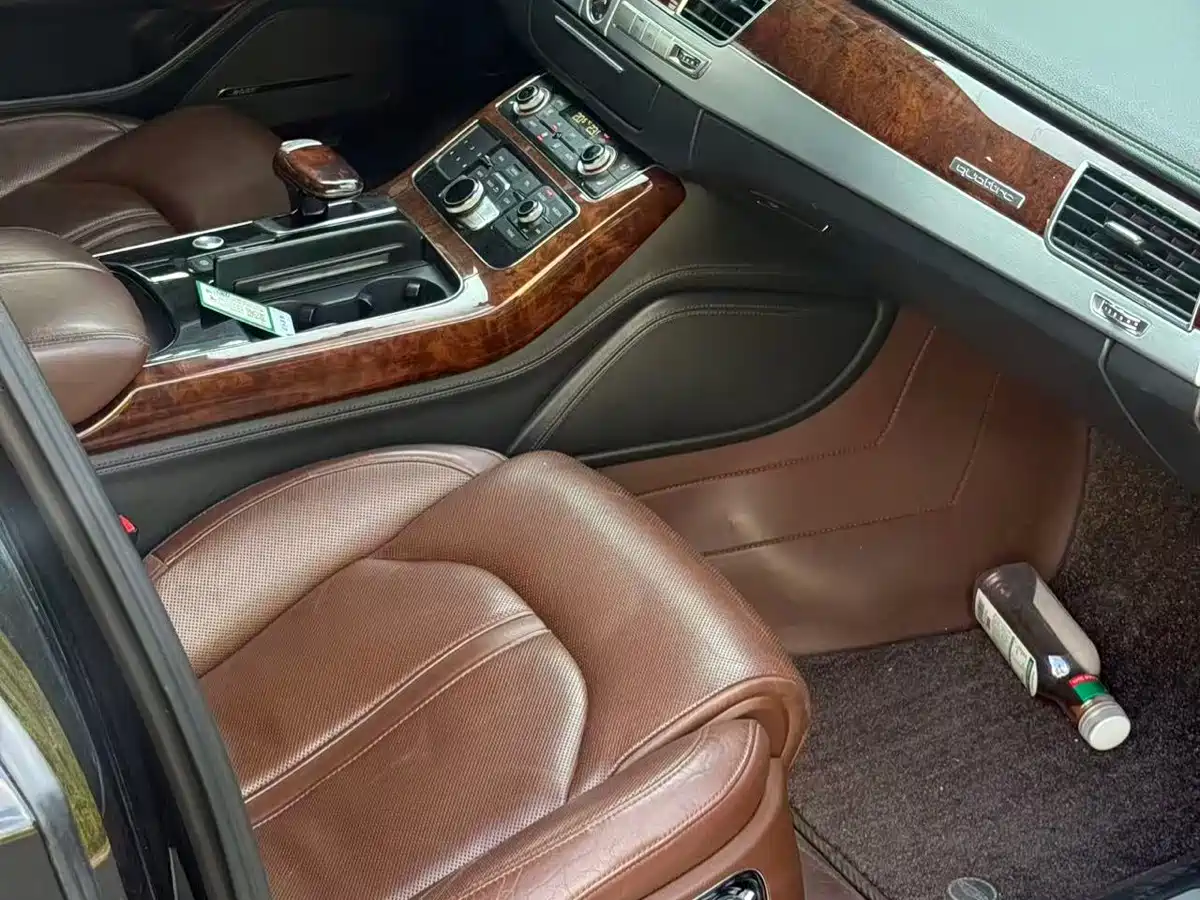 Audi A8 2012 A8L 6.3 FSI W12 quattro фото 10