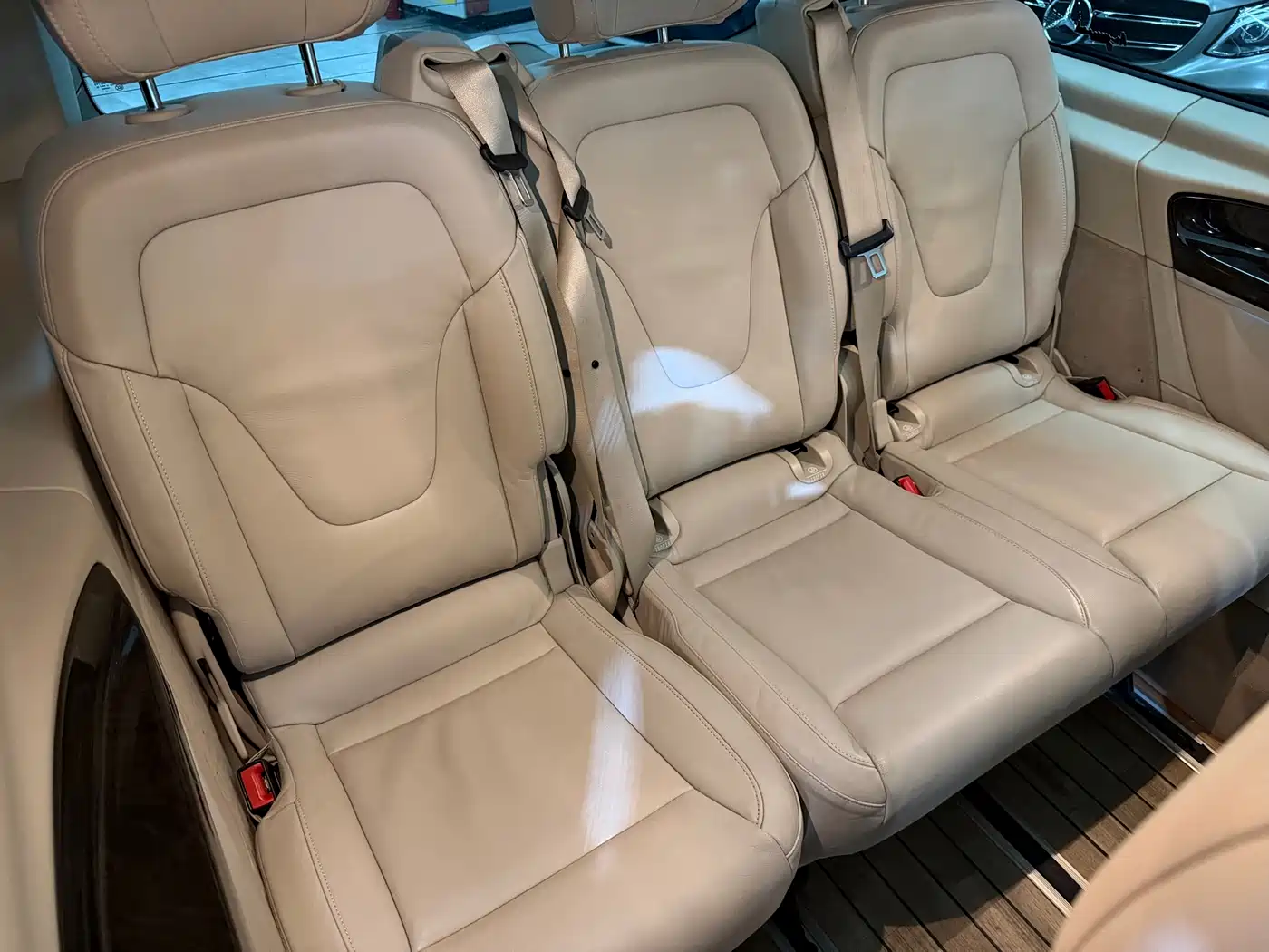 Mercedes-Benz V-Class 2017 Model V 260 Premium Edition фото 12