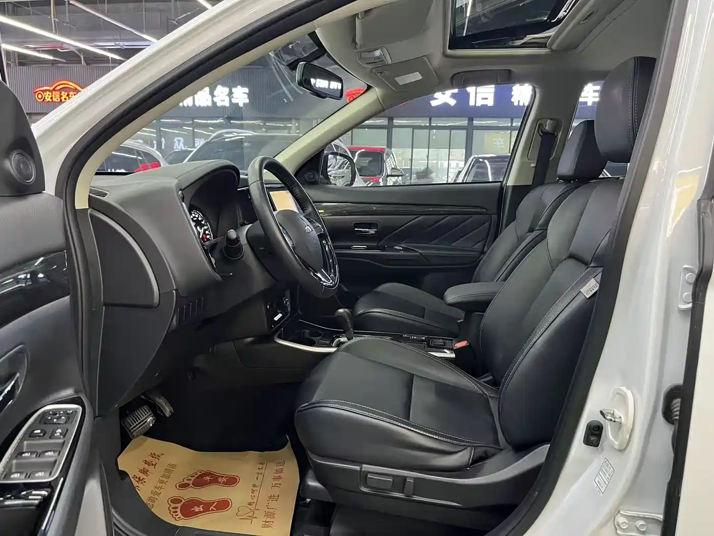 Mitsubishi Outlander 2019 2.0L 2WD Enjoy 7-Seater China VI фото 7