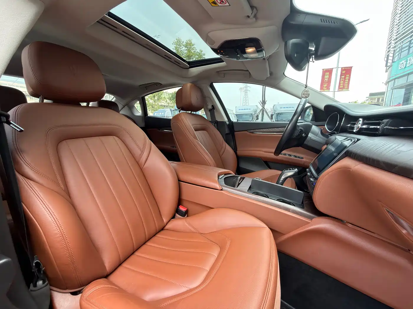 Фото 14 - Maserati Quattroporte