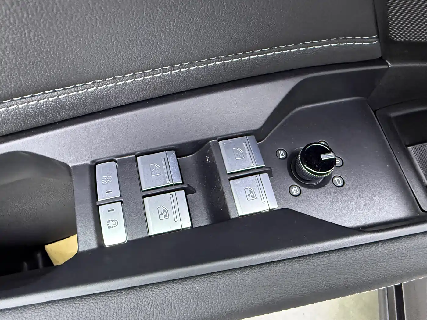 Audi Q5 e-tron 2023 40 e-tron Shining Edition Mecha Package фото 18