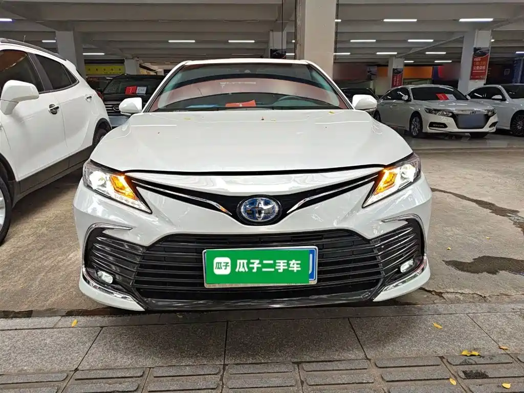 Toyota Camry 2023 Hybrid 2.5HGVP Leading Edition фото 3