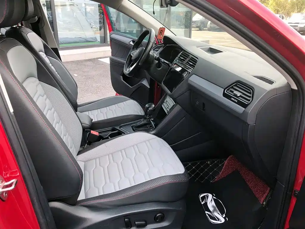VOLKSWAGEN TIGUAN X