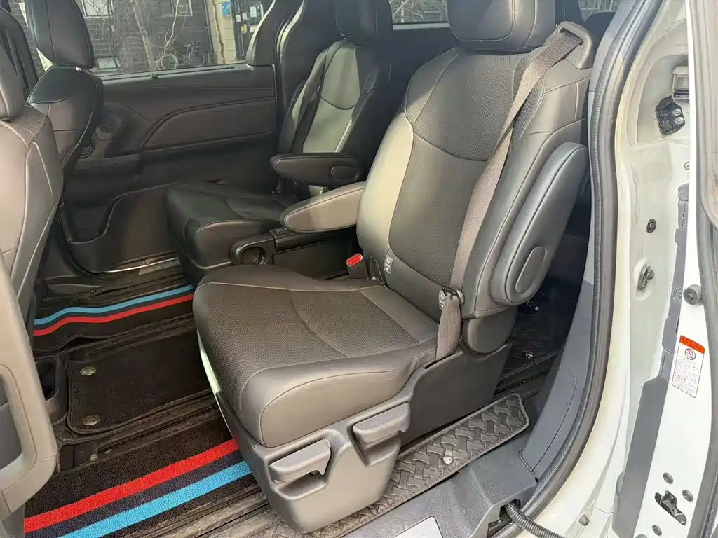 TOYOTA GREVIA