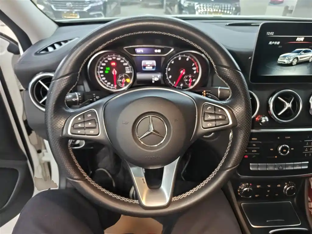 Mercedes-Benz GLA 2017 GLA 200 Fashion фото 3