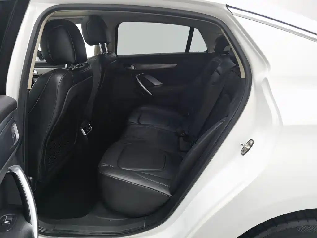 DS 5LS 2015 2014 1.8L Elegance VTi140