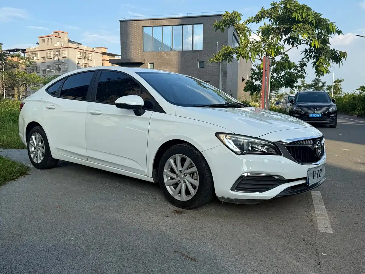 Buick Verano 2018 Sedan 15S Automatic Progressive фото 3