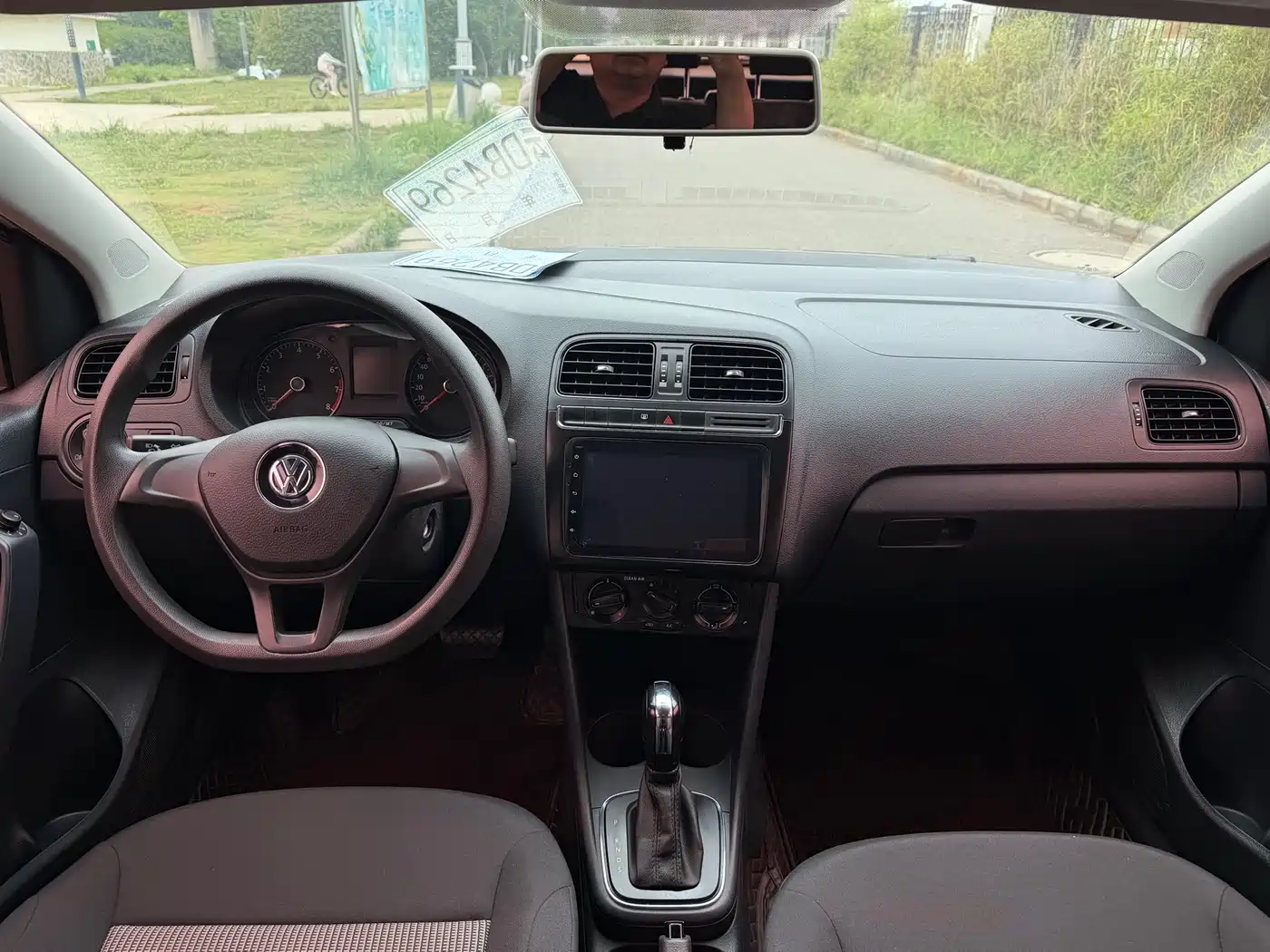 Volkswagen Polo 2016 1.4L Automatic Trend фото 10