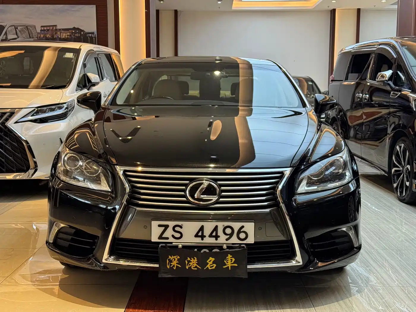 Фото 1 - Lexus LS