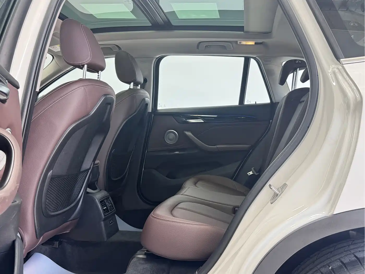 BMW X1 2022 sDrive20Li Premium фото 10